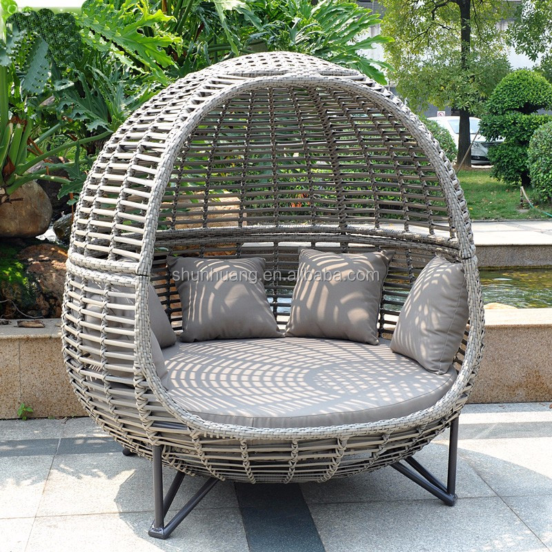Outdoor Daybed Furniture - Tempat Tidur Santai Kanopi Patio Nordik,